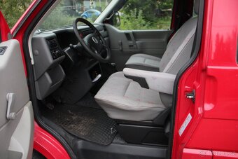 VW Transporter T4 2,5 TDi 75 KW - 9