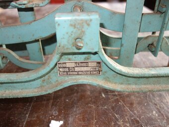 Staré kovové váhy, veliké - 9