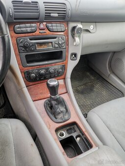 Mercedes-Benz C 200 CDI (203 K) 2003 2.1l 85Kw Kombi - 9