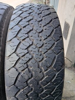 celoroční pneu 205/70 r15 - 9