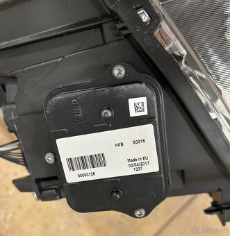Natáčecí světlo Y413RS ADB VOLVO pravé Nové - 9