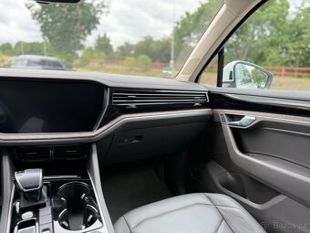 VW TOUAREG 3.0 TDi VZDUCH KŮŽE - 9