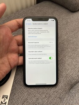 Prodám iPhone XR 64gb (100% kondice baterie) - 9