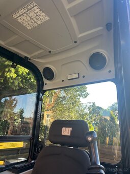 Cat 302.7D Minibagr 3T s naklápěcí hlavou - 9
