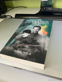 knihy STAR TREK - 9