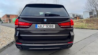 đ BMW X5 40d xDrive â 2014 â â LuxusnĂ vĂ˝bava - 9