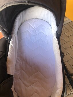 Kočárek + autosedačka - 9