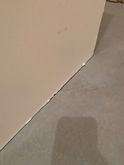 Noční stolek IKEA Malm použity - 9