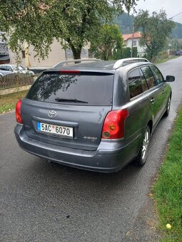 Toyota Avensis - 9
