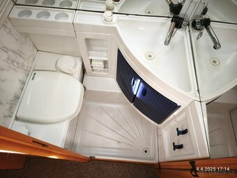 LMC 510, automatický mover, podélné postele, provoz na 12V - 9