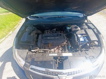 Prodám auto Chevrolet Cruze 1.8 benzin 2011 - 9