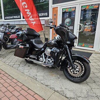 Harley-Davidson FLHTCU Electra Glide Ultra Classic - 9