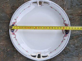 Starožitný porcelánový servírovací talíř. - 9