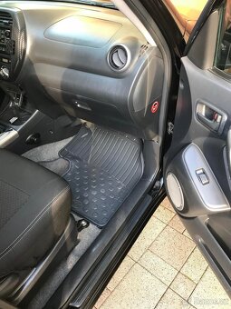 Toyota RAV 4 2004 - 9