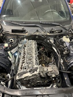 BMW E90 330i LeMans Blau - 9