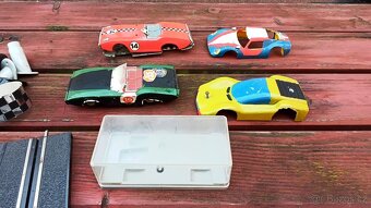 Stara autodráha,díly,autíčka atd . - 9