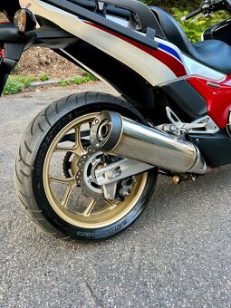 Honda integra 750R top stav - 9