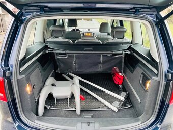 Volkswagen Sharan Highline 2.0tdi-103kw DSG,NAVIGACE - 9