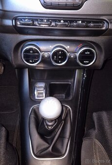 Alfa romeo Giulietta 1,6 JTDM,2010,klima,sada pneu - 9