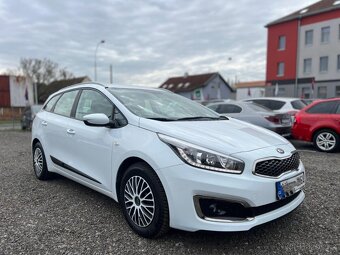 KIA CEED 1.4 CRDI COMBI 28000km DPH - 9