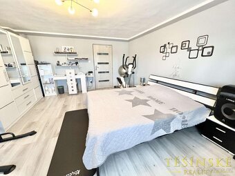 Prodej dvougeneračního rodinného domu se dvěma samostatnými - 9