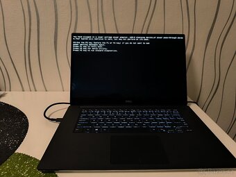 DELL Precision 5540 (Intel-Core i7 Th9,LCD 4K 15,6") - 9