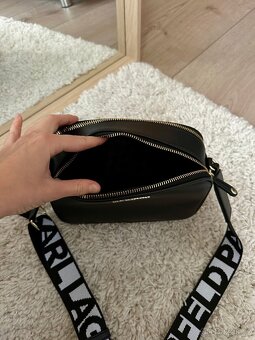 ČERNÁ CROSSBODY KABELKA KARL LAGERFELD - 9
