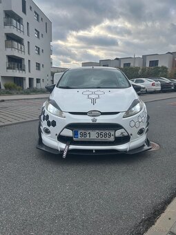 Ford fiesta MK7 - 9