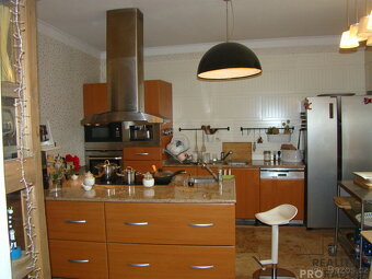 Prodej rodinného domu se zahradou a stavebním pozemkem v Hoř - 9