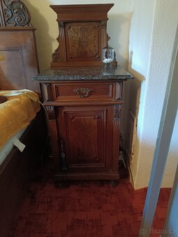 Starožitný nabytek - 9