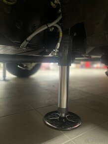 Hydraulické samonivelační stabilizační nohy pro obytný vůz - 9