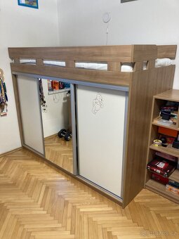 Vyvýšená postel se skříňí - 9