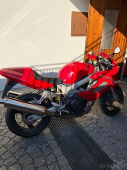 Honda VTR 1000F - 9
