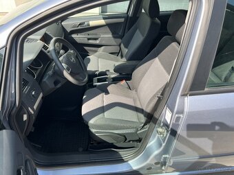 Opel Zafira 1.6i 85KW 1.MAJ. 7 MÍST TEMPOMAT PDC 2X ALU KOLA - 9