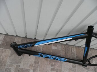 RÁM NA KOLO GIANT 26 - 9