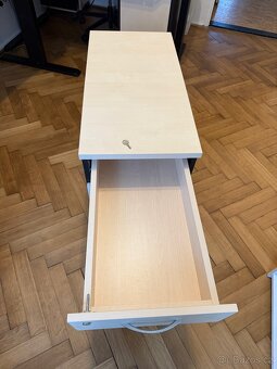 Kancelářský nábytek - polohovací stůl - 9