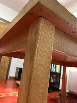 Dubový jídelní stůl (polomasiv) - 9