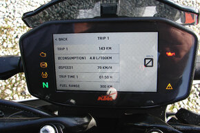 KTM 890 Duke R 121PS ČR 1. maj. v Záruce DPH - 9
