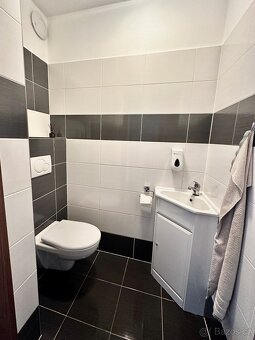 SLEVA - Prodej řadového domu v Častolovicích - 9