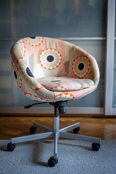 IKEA SKRUVSTA – otočná křesla na kolečkách (2 ks) - 9