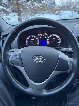 Hundai i30CW 1,6 benzin - 9