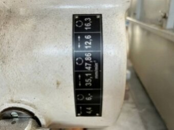 Obráběcí stroj E20 a jeho otočný stůl po GO - 9