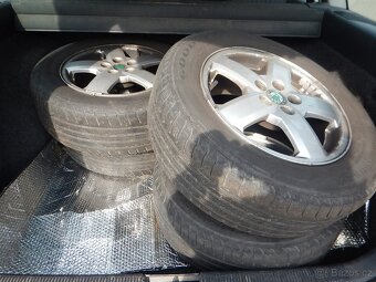 ŠKODA Octavia 1.6i - 9