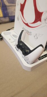 PS5 s mechanikou, 5 her, chladící stojan nabíjecí, top stav - 9