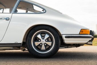 Porsche 911 T/E 2.4 z roku 1973 - 9