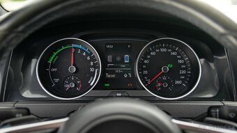 VW Golf GTE Plug-in 180kW DSG Nová baterie - 9