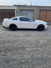 Ford mustang 5.0 premium s197 - 9