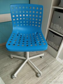 Patrová postel IKEA s psacím stolem a skříní+židle+matrace - 9
