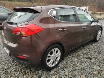 Kia Ceed - 9