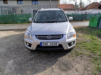 Kia SPORTAGE 4x42.0 benzín 104kw 2009 - náhradní díly z vozu - 9